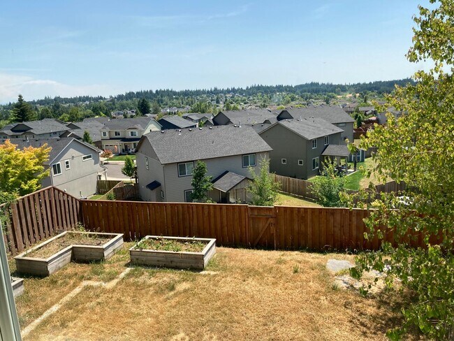 Building Photo - Newer Home In North Albany!     Over 2000 ...