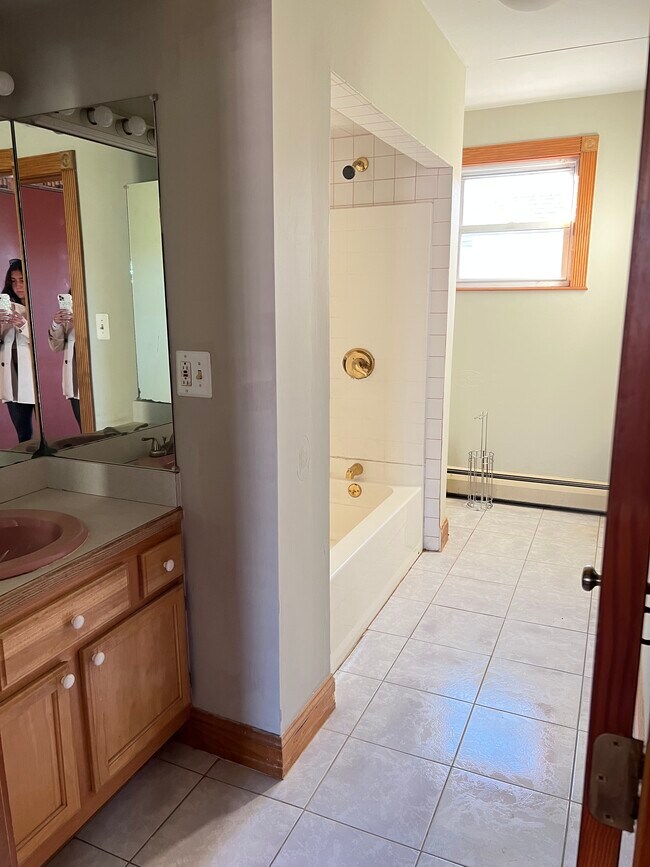 Bathroom - 1033 New Boston Rd