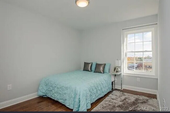 Building Photo - 777 N Main St