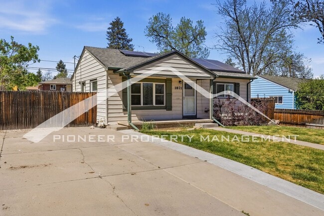 Building Photo - Lovely Single Family Home Fenced in Yard and Central AC