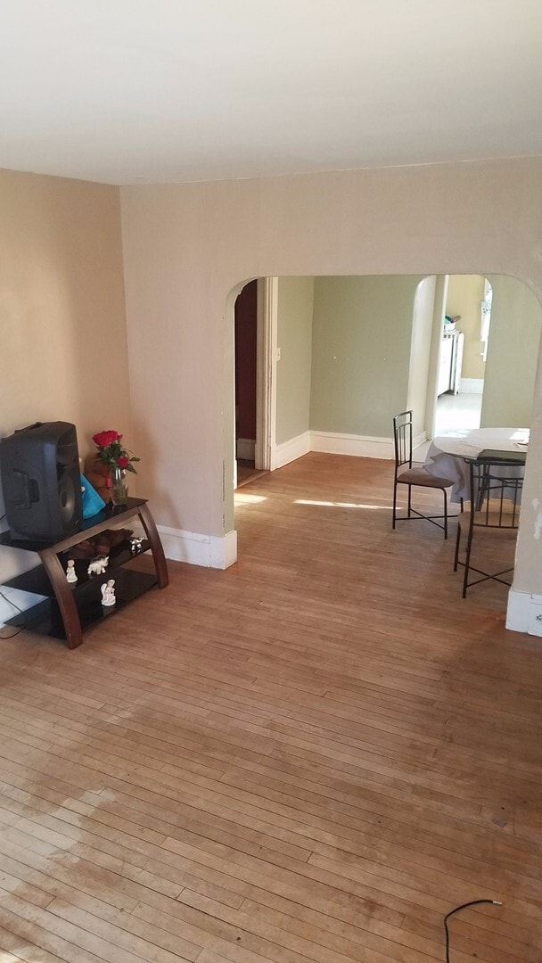 Building Photo - Willmar 2/1 Upper apt available.  Great lo...