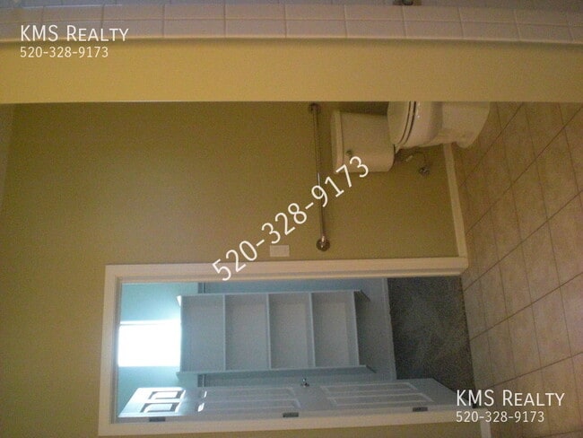 Building Photo - 14013 E Voss St