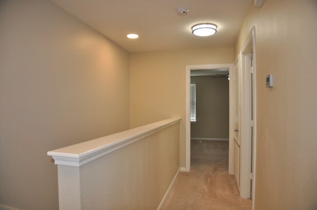 Building Photo - 16025 Summerville Lake Dr