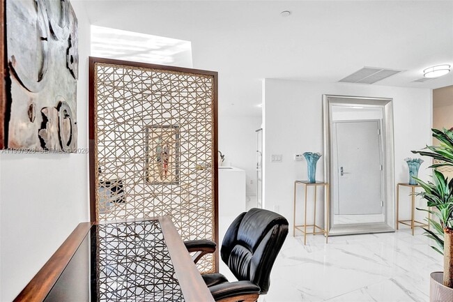 Building Photo - 488 NE 18th St