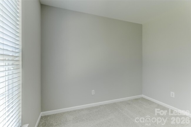 Building Photo - 524 Stillgreen Ln