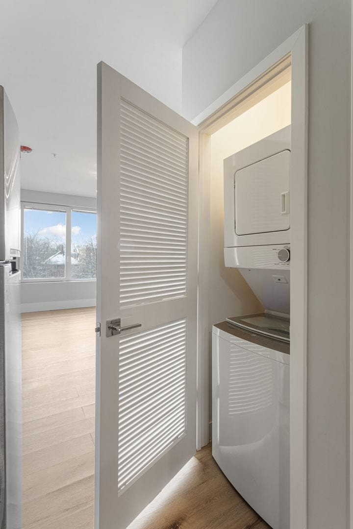 Building Photo - 1517 W Howard St