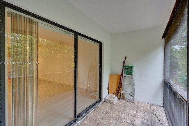 Building Photo - 3101 Oakland Shores Dr