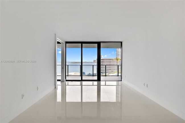 Building Photo - 650 NE 32nd St