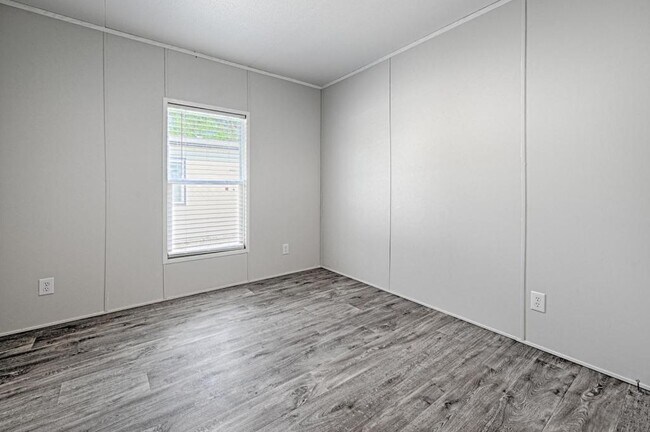 Building Photo - 120 FM1504