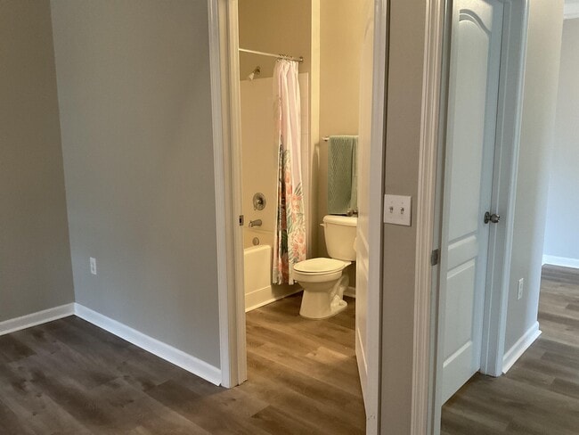 Building Photo - 8813 Villa View Cir