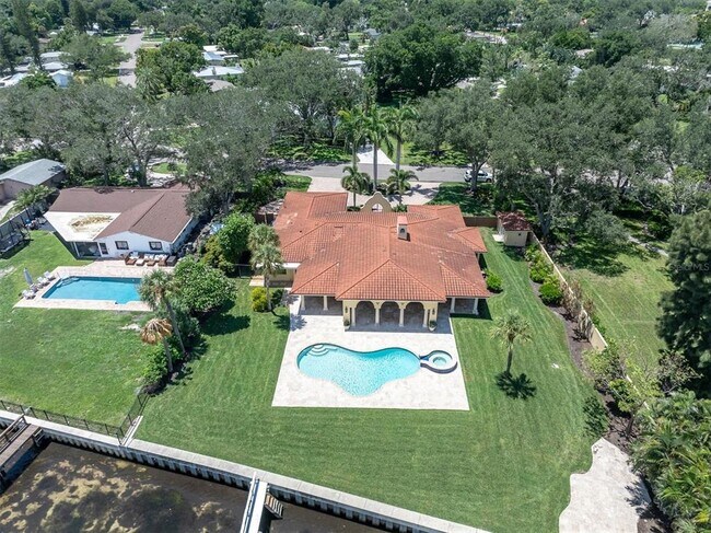 Building Photo - 5810 Bahama Shores Dr S
