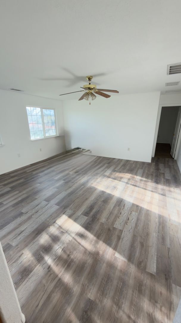 Building Photo - Amazing Hesperia Home