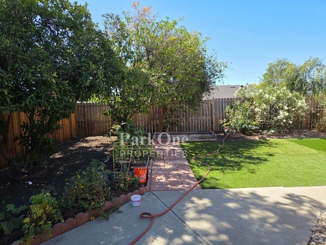 Building Photo - Single Level Concord Home