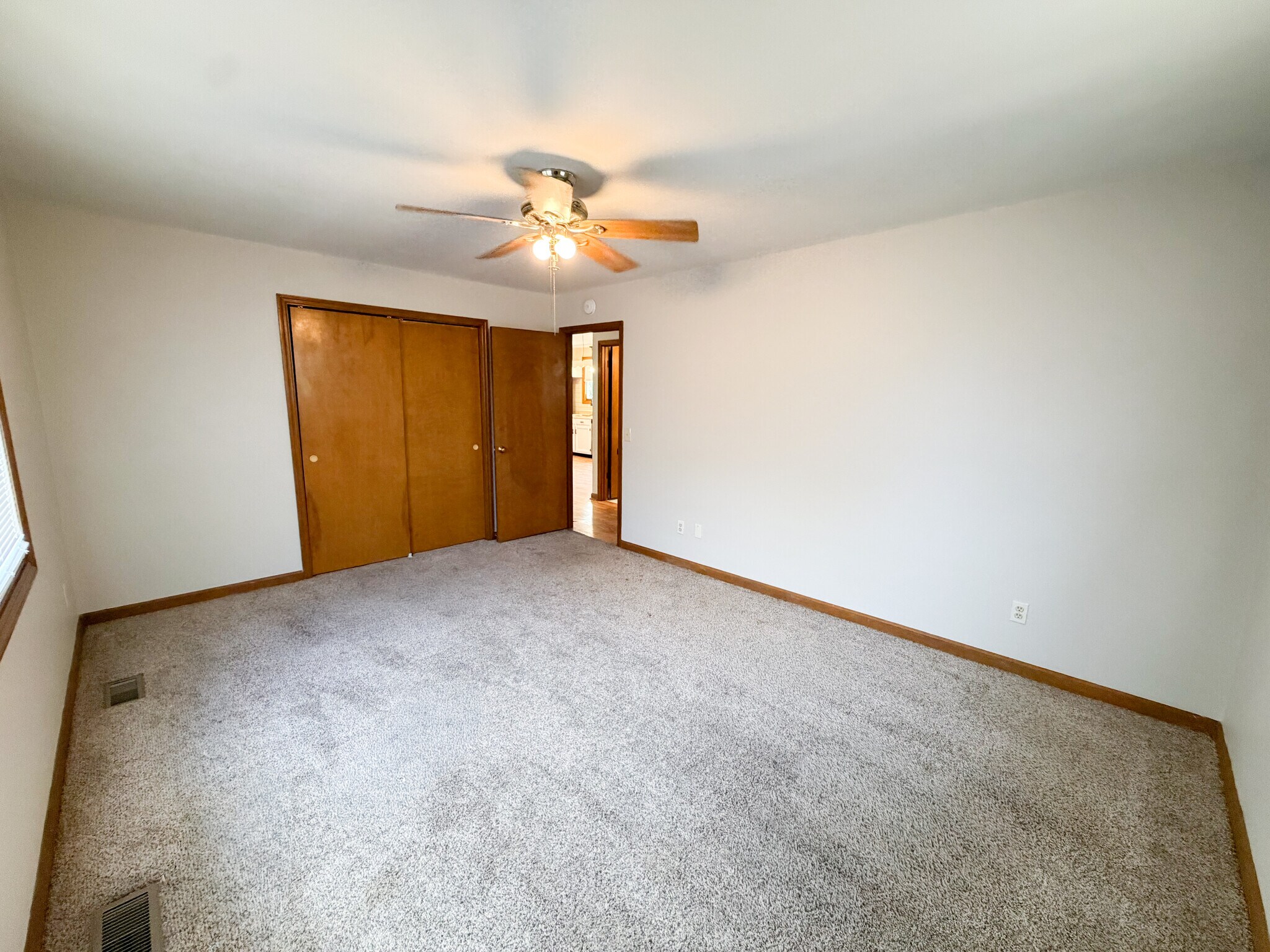 Building Photo - 812 Free Silver Rd