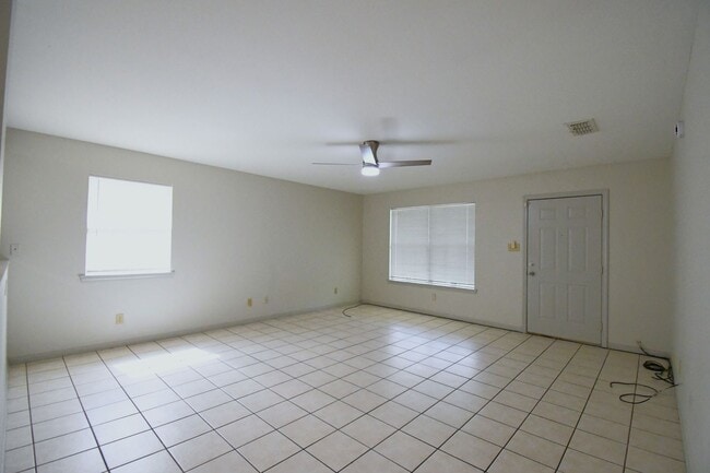Building Photo - Move-In Ready, Beautifully Updated 3BR/2BA Home, HUD Accepted