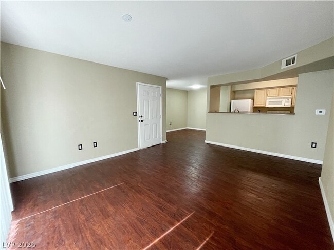 Building Photo - 555 E Silverado Ranch Blvd