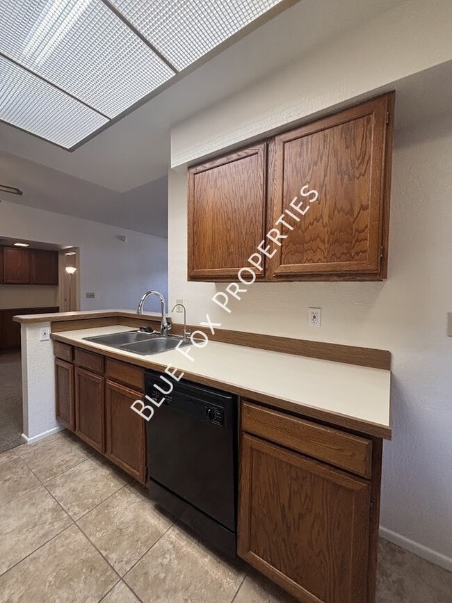 Building Photo - 7944 E Colette Cir