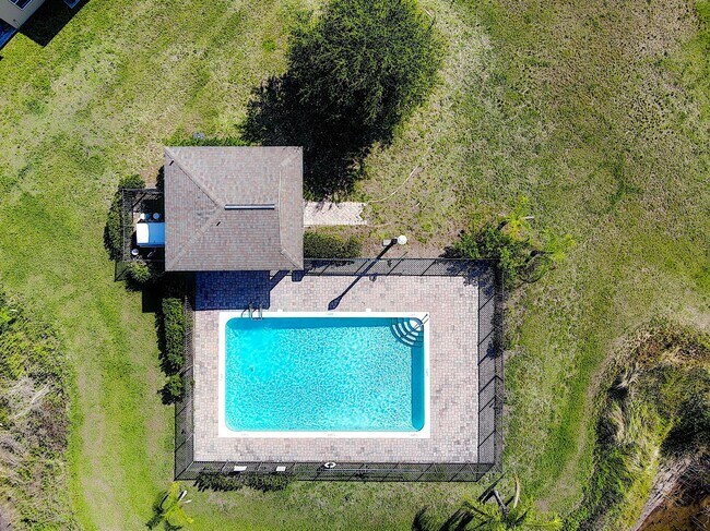 Building Photo - Townhouse For Lease in Saint Cloud