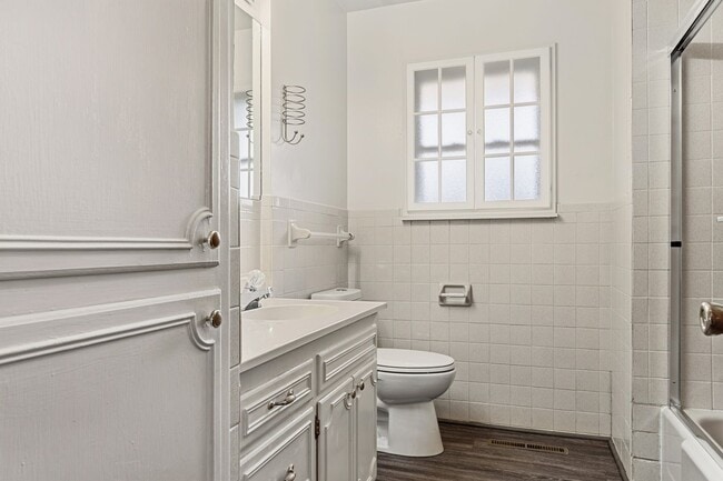 Building Photo - 1606 Savannah Dr