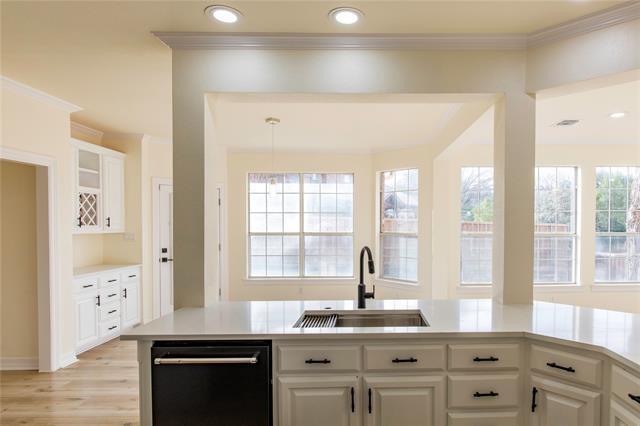 Building Photo - 3004 Normandy Dr