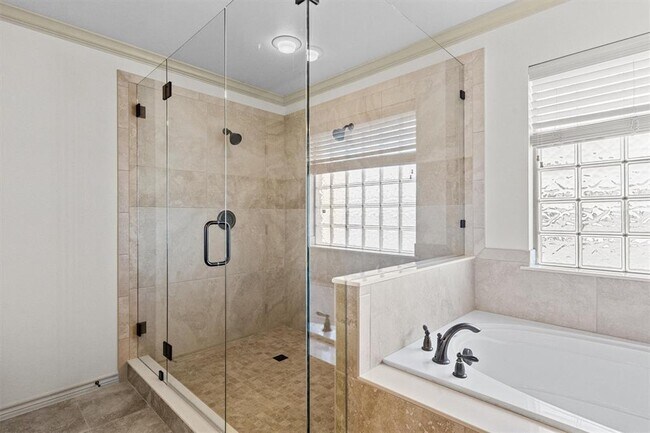 Building Photo - 209 Sarahs Ln