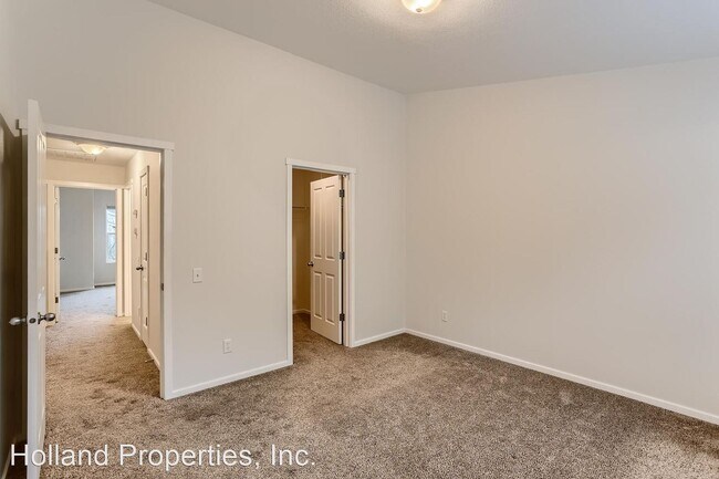 Building Photo - 3 br, 3 bath House - 2155 NE Cadbury Ave