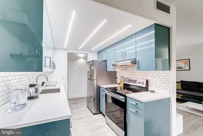 Building Photo - 11643 Stoneview Square