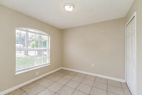 Building Photo - 6411 Golfview Ave