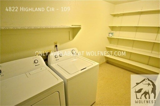 Building Photo - No Deposit Option! Exclusive 2 Bedroom Hol...