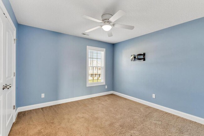 Building Photo - Sterling Farms Beauty!