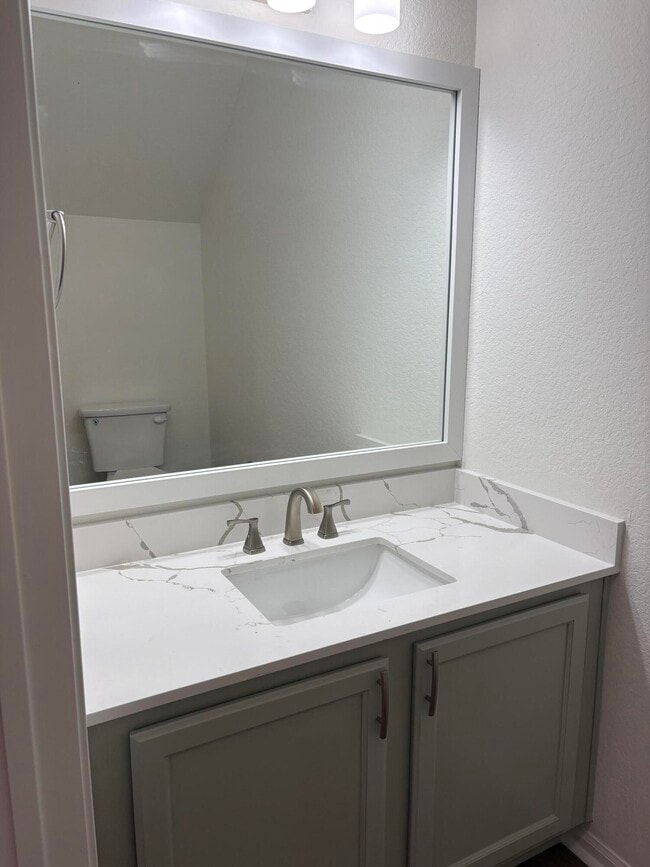 Building Photo - 1014 Airport Rd