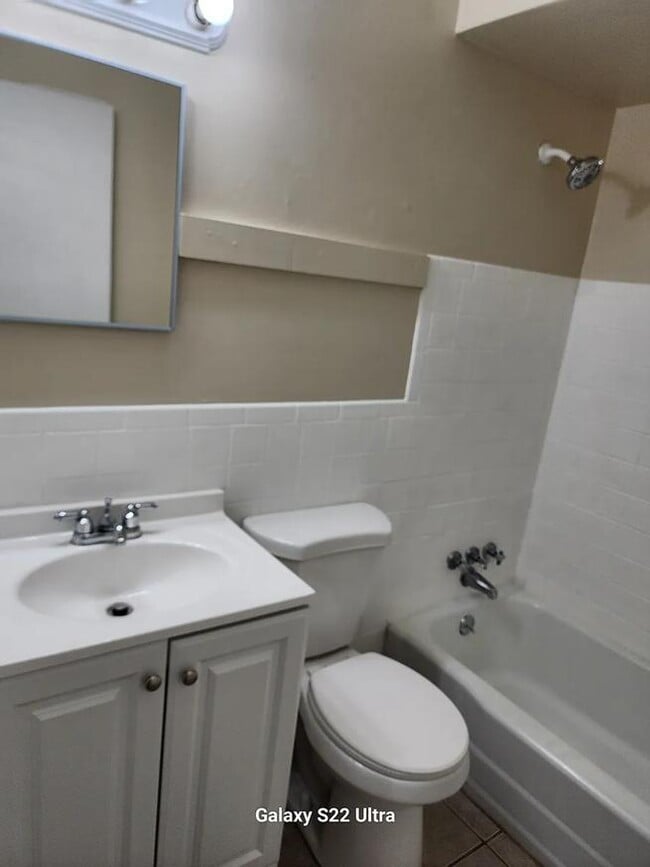 Building Photo - 3115 Henrietta St