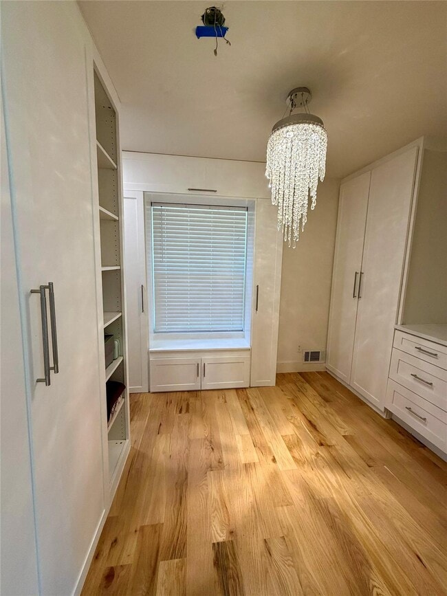 Building Photo - 7806 Rolling Acres Dr