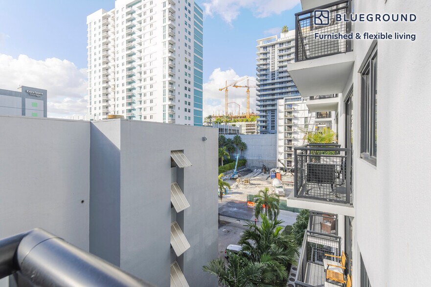 Building Photo - 221 SW 12th St