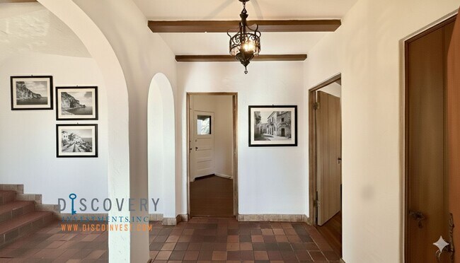 Building Photo - Oakmore 3+ Bedroom Spanish Mediterranean Home