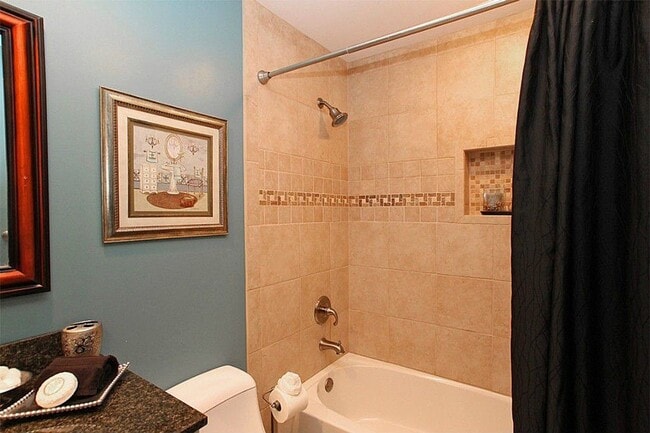 Building Photo - 4bd/2.5ba Bellevue Home