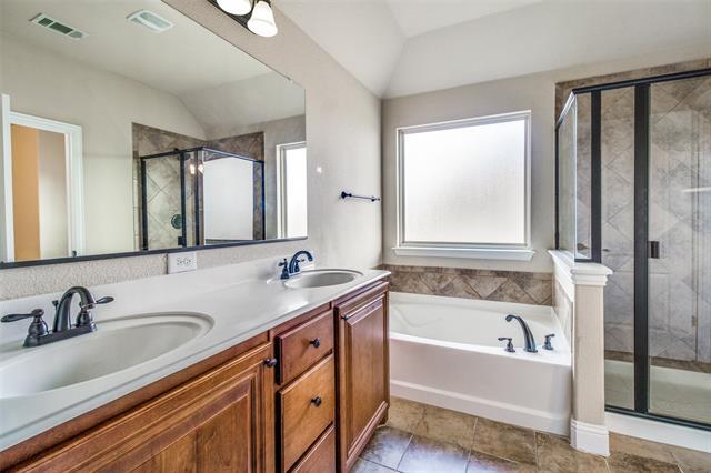 Building Photo - 4610 Lone Grove Way