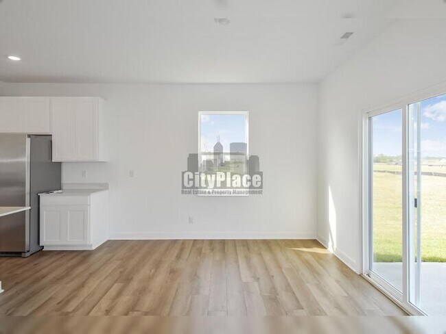 Building Photo - 3794 Cantebury Dr