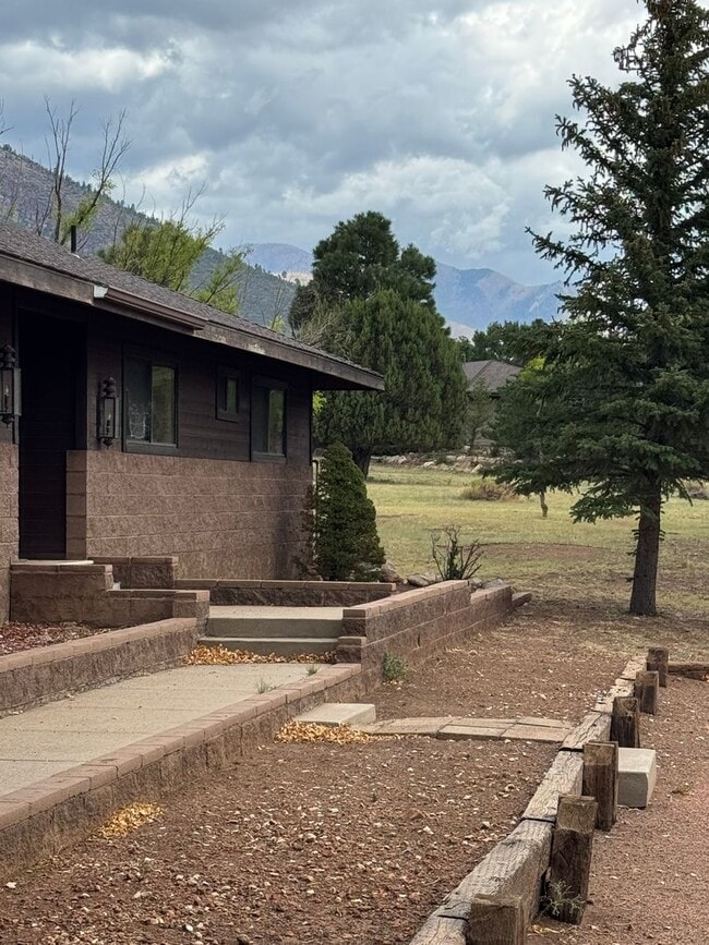 Building Photo - 3 Bed 2 Bath- Flagstaff