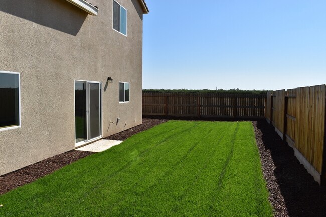 Building Photo - 855 Sophie Ct