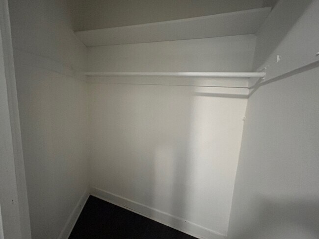 Building Photo - 704 W Garfield Blvd