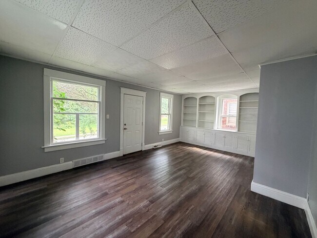 Building Photo - 1227 4th St