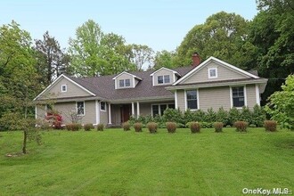 Building Photo - 165 Circle Rd