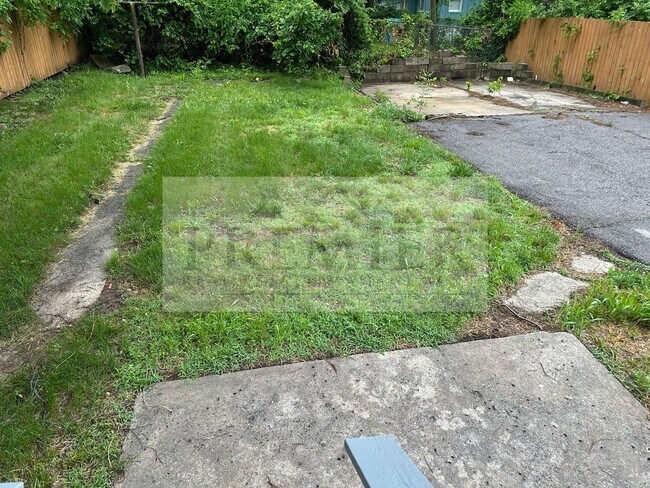 Building Photo - 5709 Bales Ave