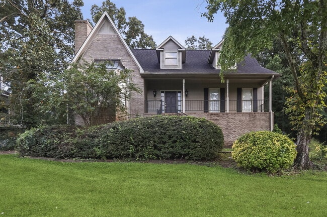 Building Photo - 704 Southdale Cir