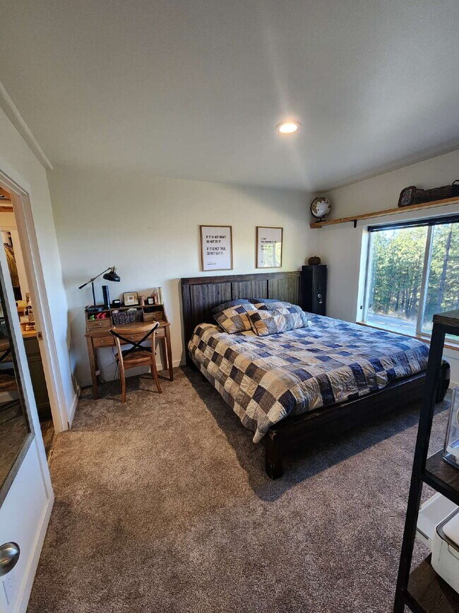 Building Photo - 3BR, 2BTH in Post Falls Above The Fog