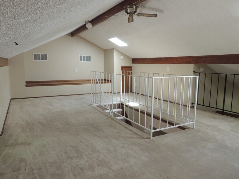 Loft - 636 Horizon Dr