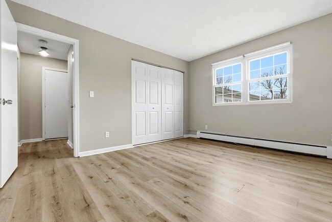 Building Photo - 6 Venice St