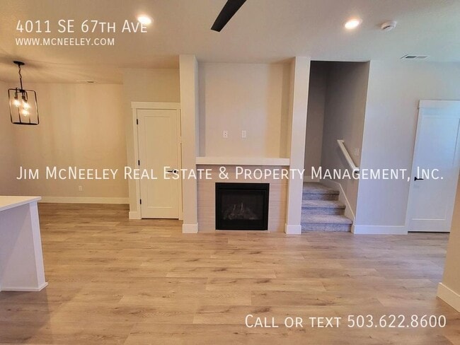 Building Photo - 4011 SE 67th Ave