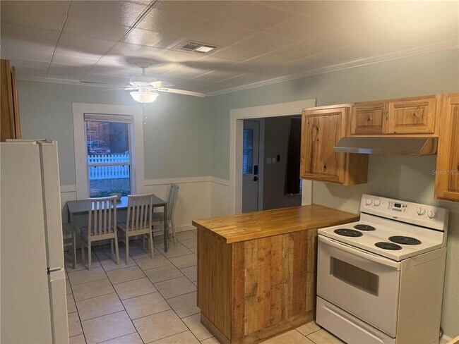 Building Photo - 1235 Bass Blvd